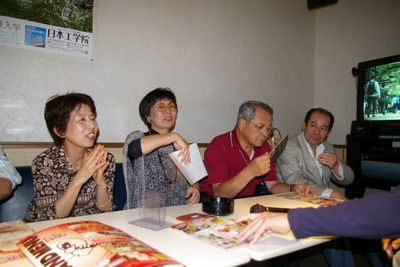 ２００９年６月６日在京１７回生同期会二次回 銀座カラオケルーム歌広場