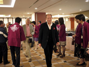 閉会